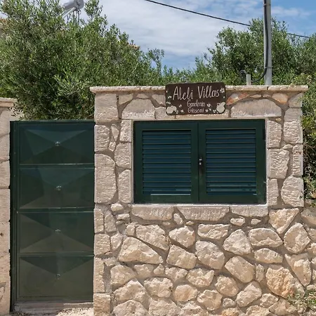 Aleli With Tennis Court Villa