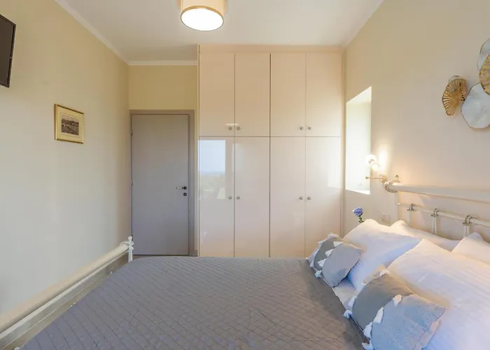 Villa Aleli With Tennis Court *