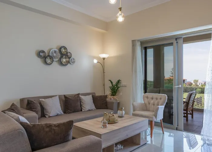 Aleli With Tennis Court *