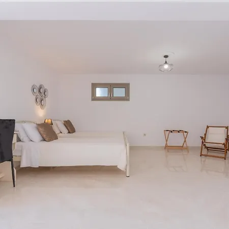 Aleli With Tennis Court Μηνιά