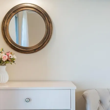 Aleli With Tennis Court Villa