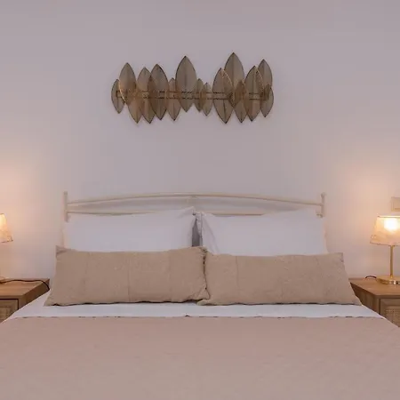 Aleli With Tennis Court