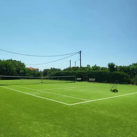 Vila Aleli With Tennis Court *