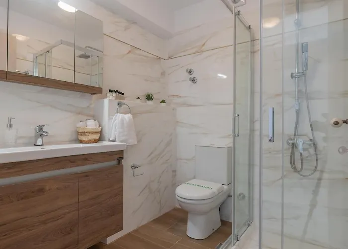 Villa Aleli With Tennis Court Minia